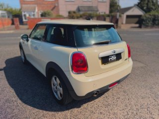 /photos/11636/317688f4-121b-4e49-a119-8853a3ebad23_i320x240.jpg